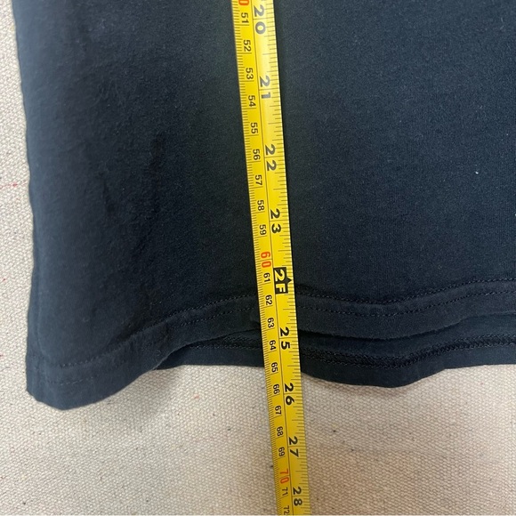 Aaliyah Red Lip Graphic Tee - Picture 5 of 5